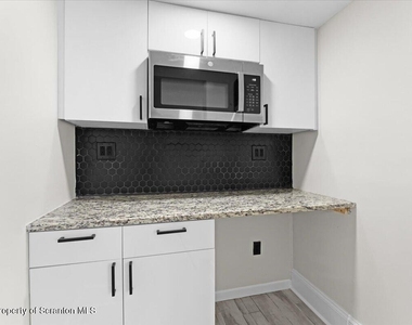 523 Meyers Street - Photo Thumbnail 12