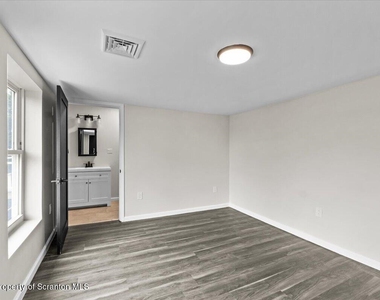 523 Meyers Street - Photo Thumbnail 29