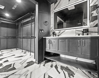 523 Meyers Street - Photo Thumbnail 22