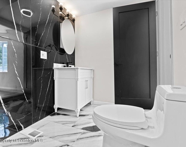 523 Meyers Street - Photo Thumbnail 15