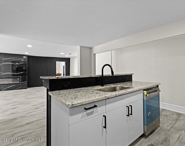 523 Meyers Street - Photo Thumbnail 10