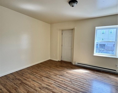 1039 Mechanic Street - Photo Thumbnail 1