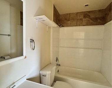 1039 Mechanic Street - Photo Thumbnail 4