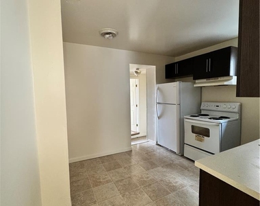 1039 Mechanic Street - Photo Thumbnail 5