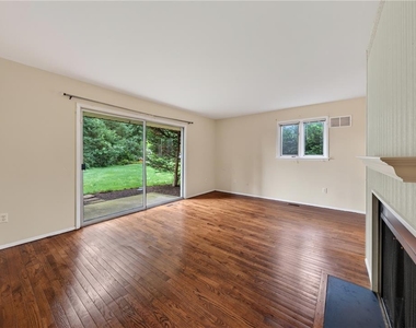 343 Carver Drive - Photo Thumbnail 7