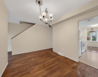 343 Carver Drive - Photo Thumbnail 12