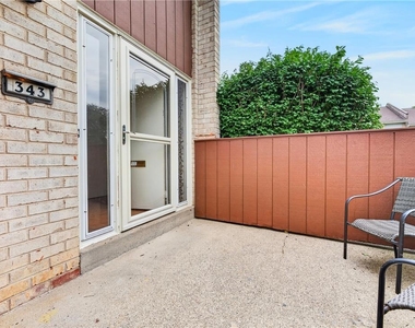 343 Carver Drive - Photo Thumbnail 3
