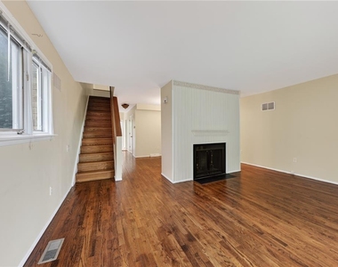 343 Carver Drive - Photo Thumbnail 8