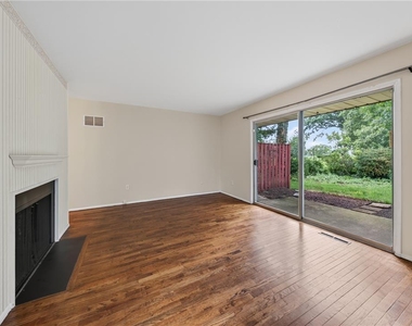 343 Carver Drive - Photo Thumbnail 9