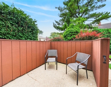 343 Carver Drive - Photo Thumbnail 4