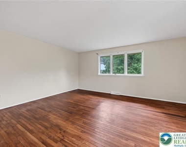 343 Carver Drive - Photo Thumbnail 20