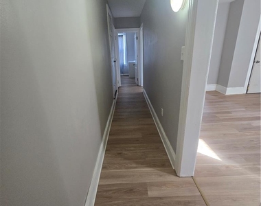 934 Ferry Street - Photo Thumbnail 3