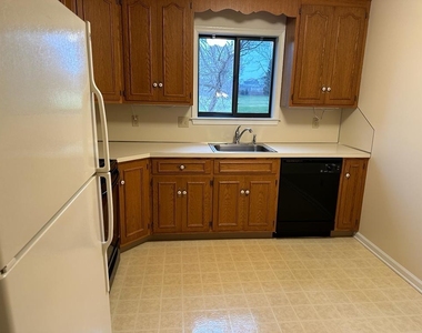 885 Cold Spring Road - Photo Thumbnail 8
