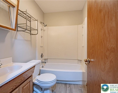 282 Poplar Street - Photo Thumbnail 20