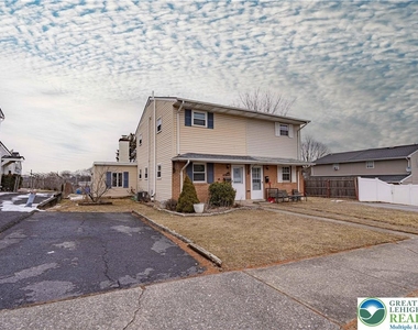 282 Poplar Street - Photo Thumbnail 1