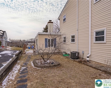 282 Poplar Street - Photo Thumbnail 23