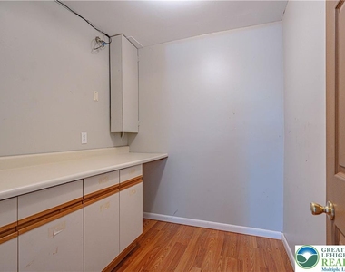 282 Poplar Street - Photo Thumbnail 14