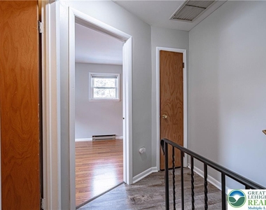 282 Poplar Street - Photo Thumbnail 16