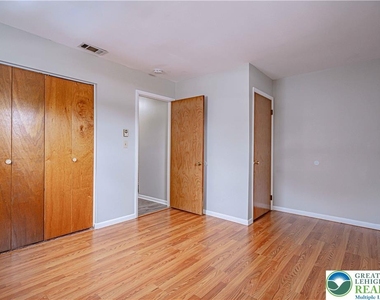 282 Poplar Street - Photo Thumbnail 19