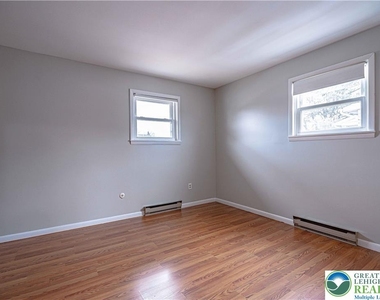 282 Poplar Street - Photo Thumbnail 17