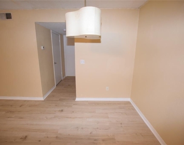 5120 Conroy Road - Photo Thumbnail 4