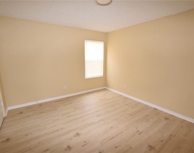 5120 Conroy Road - Photo Thumbnail 12