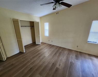 322 Paradise Lane - Photo Thumbnail 10