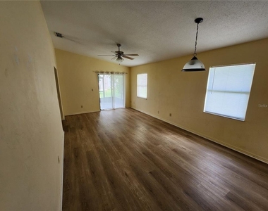 322 Paradise Lane - Photo Thumbnail 7