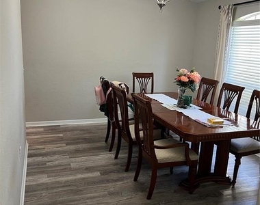 5619 Fischer Drive - Photo Thumbnail 2