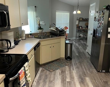 5619 Fischer Drive - Photo Thumbnail 3