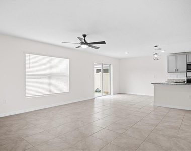 8673 Triumph Circle - Photo Thumbnail 14