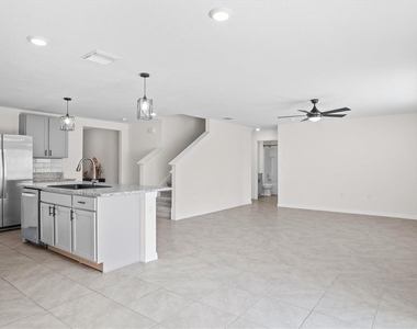 8673 Triumph Circle - Photo Thumbnail 12
