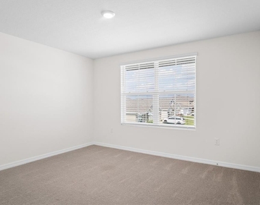 8673 Triumph Circle - Photo Thumbnail 31