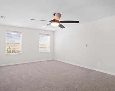 8673 Triumph Circle - Photo Thumbnail 24