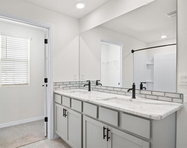 8673 Triumph Circle - Photo Thumbnail 19