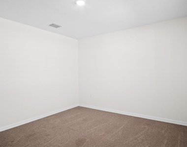 8673 Triumph Circle - Photo Thumbnail 7