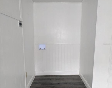 1513 Akron Drive - Photo Thumbnail 8