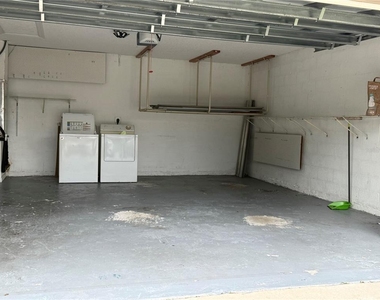 125 Florida Park Drive - Photo Thumbnail 16