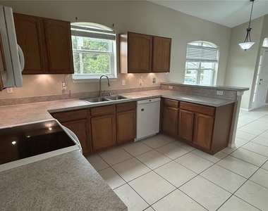 125 Florida Park Drive - Photo Thumbnail 1