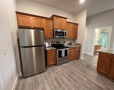 27430 Deep Creek Boulevard - Photo Thumbnail 9