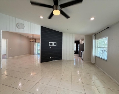 4426 Windsong Avenue - Photo Thumbnail 3