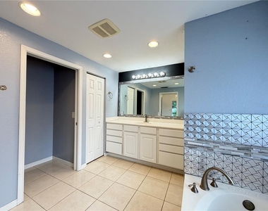 4426 Windsong Avenue - Photo Thumbnail 11