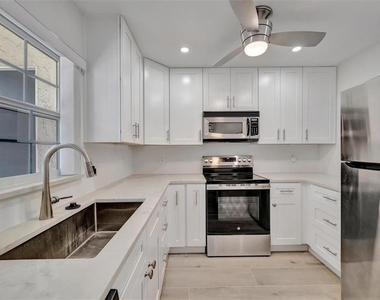 9819 Hernando Court - Photo Thumbnail 5