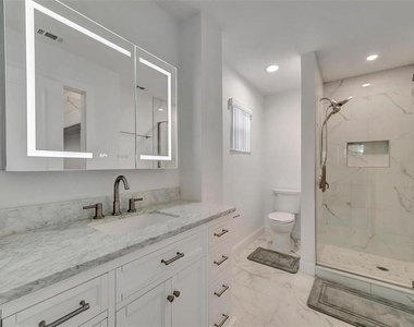 9819 Hernando Court - Photo Thumbnail 14