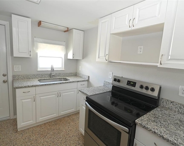 4817 Northwood Avenue - Photo Thumbnail 10