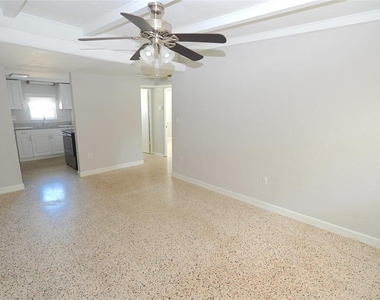 4817 Northwood Avenue - Photo Thumbnail 5