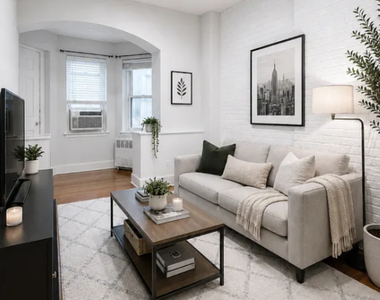 1129 Lexington Avenue - Photo Thumbnail 2