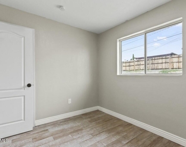 7917 San Paulo Drive - Photo Thumbnail 14