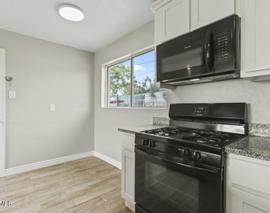 7917 San Paulo Drive - Photo Thumbnail 10