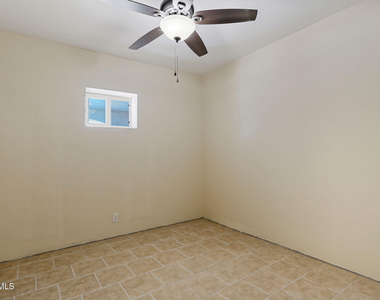 400 De Vargas Drive - Photo Thumbnail 10